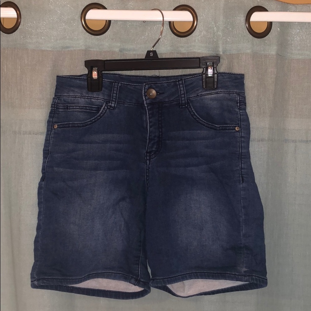 Mid thigh denim shorts